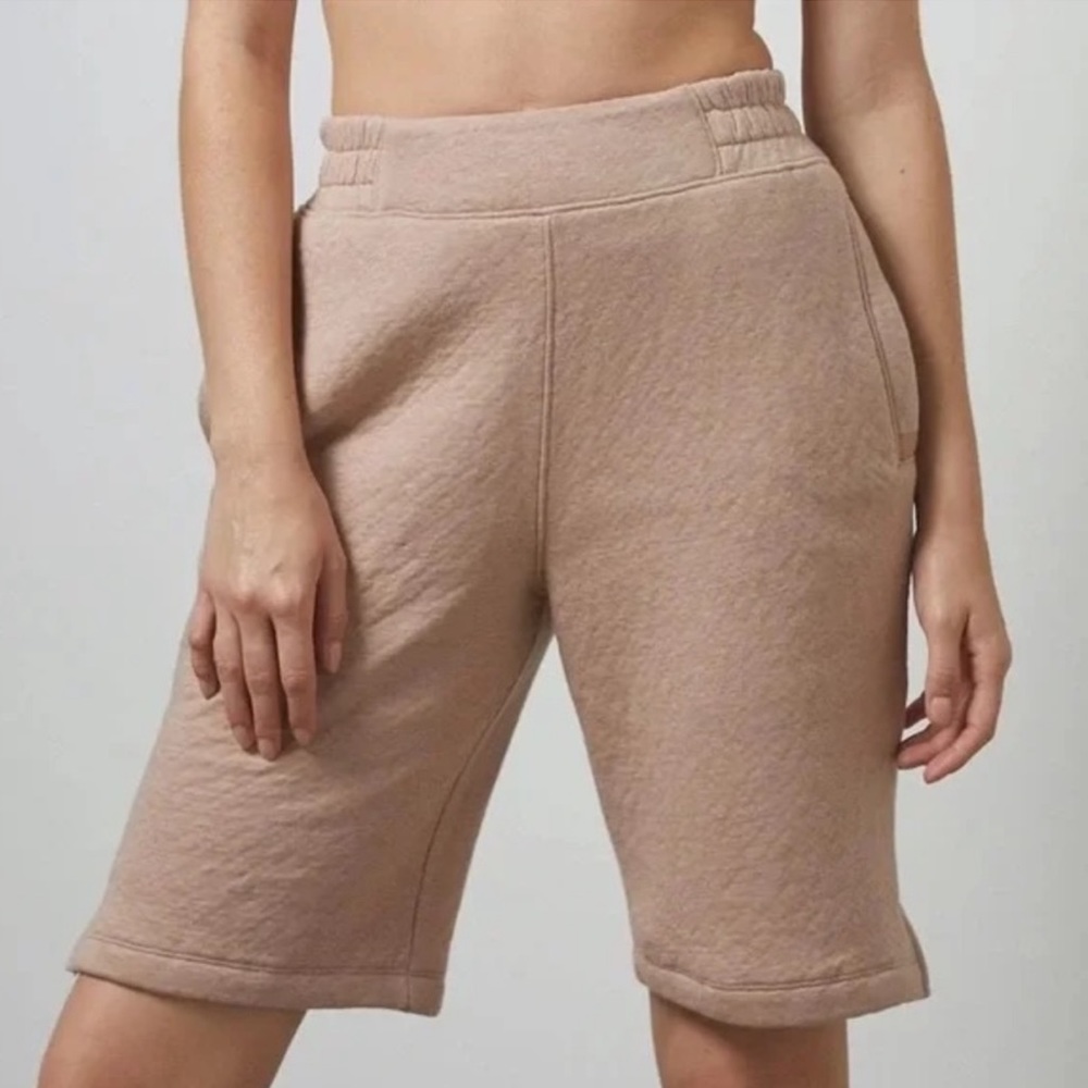 NEW - Lunya Restore Double Faced Short - Picture 2 of 3